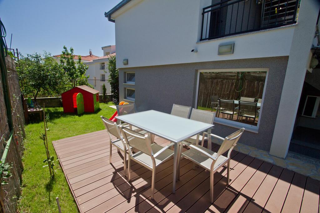Villa Gg ポドストラナ エクステリア 写真
