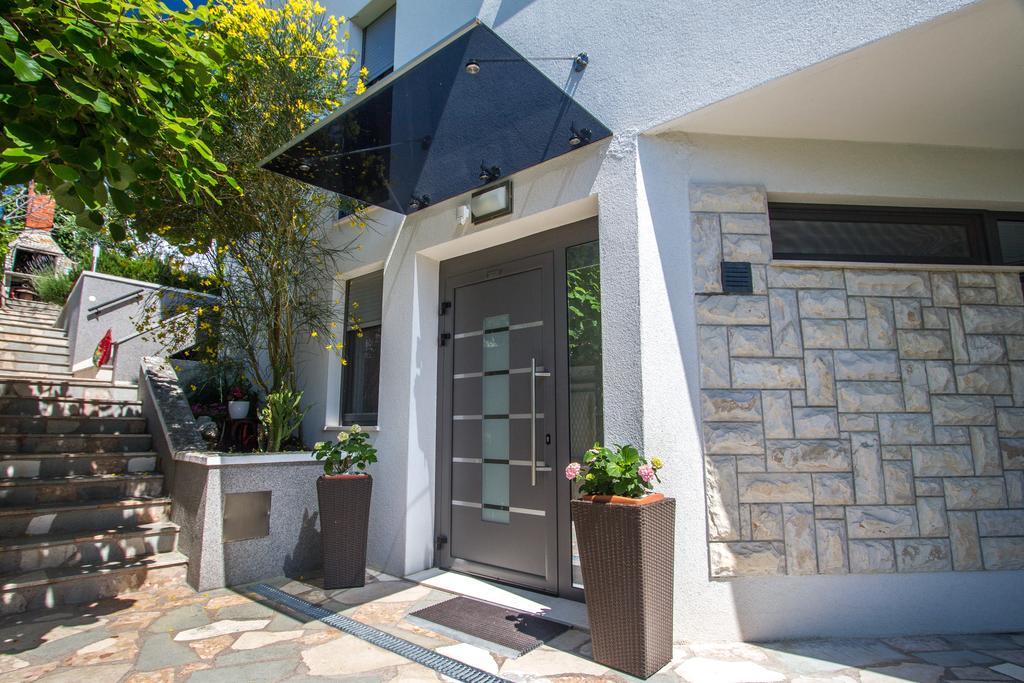 Villa Gg ポドストラナ エクステリア 写真